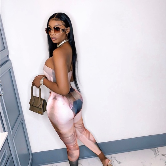 💕😍❤️MAKE AN OFFER! GODDESS JUMPSUIT😍💕 - Picture 3 of 3